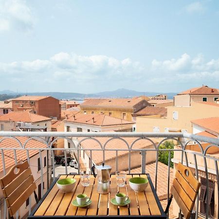 Old Charm - Seaview Apartment La Maddalena  Zewnętrze zdjęcie